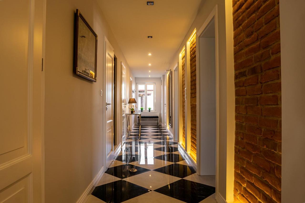 Palazzo Apartment *